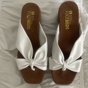 White Mountain Knotted Toe-Post Heeled Sandals Glamming White - Size 7